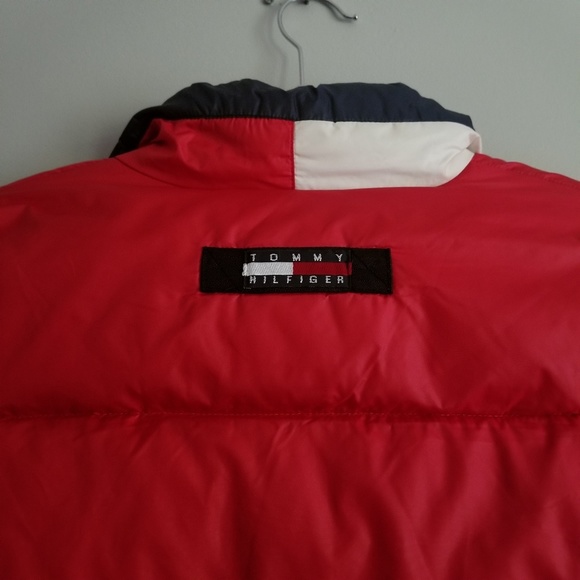 Vintage Tommy Hilfiger Red Puffer Jacket - Picture 4 of 8
